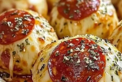 Thumbnail for Cheesy pepperoni Pizza Bombs